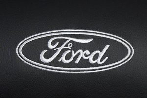 Borduring-Logo-Ford-Wit-Stiksel-300x200